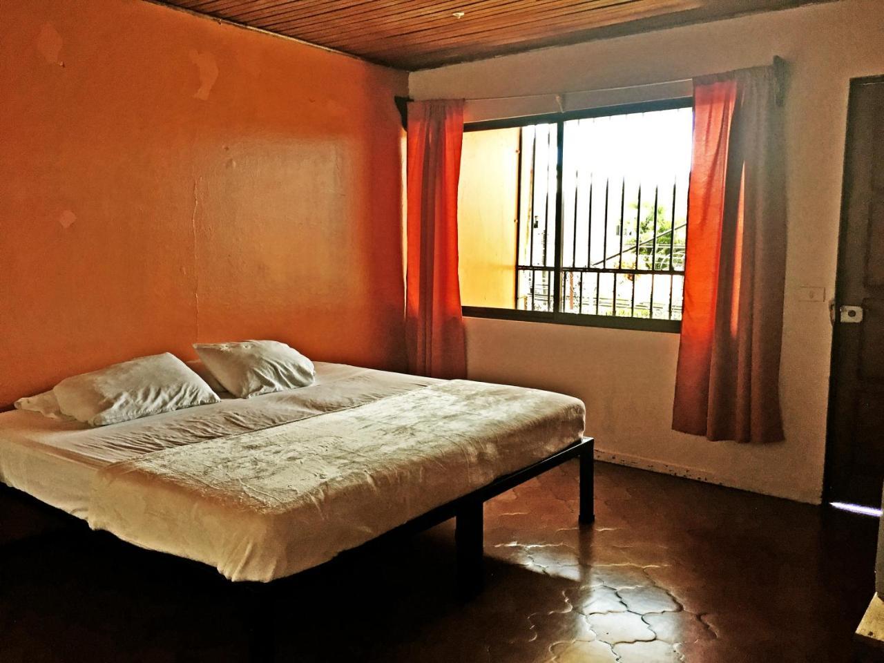 אלאג'ואלה Hostel Trotamundos מראה חיצוני תמונה